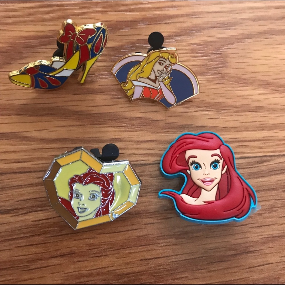 Disney pins